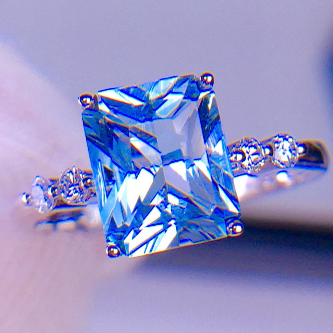 14k Gold 2.6 Ct Natural Aquamarine & Diamond Ring - 5