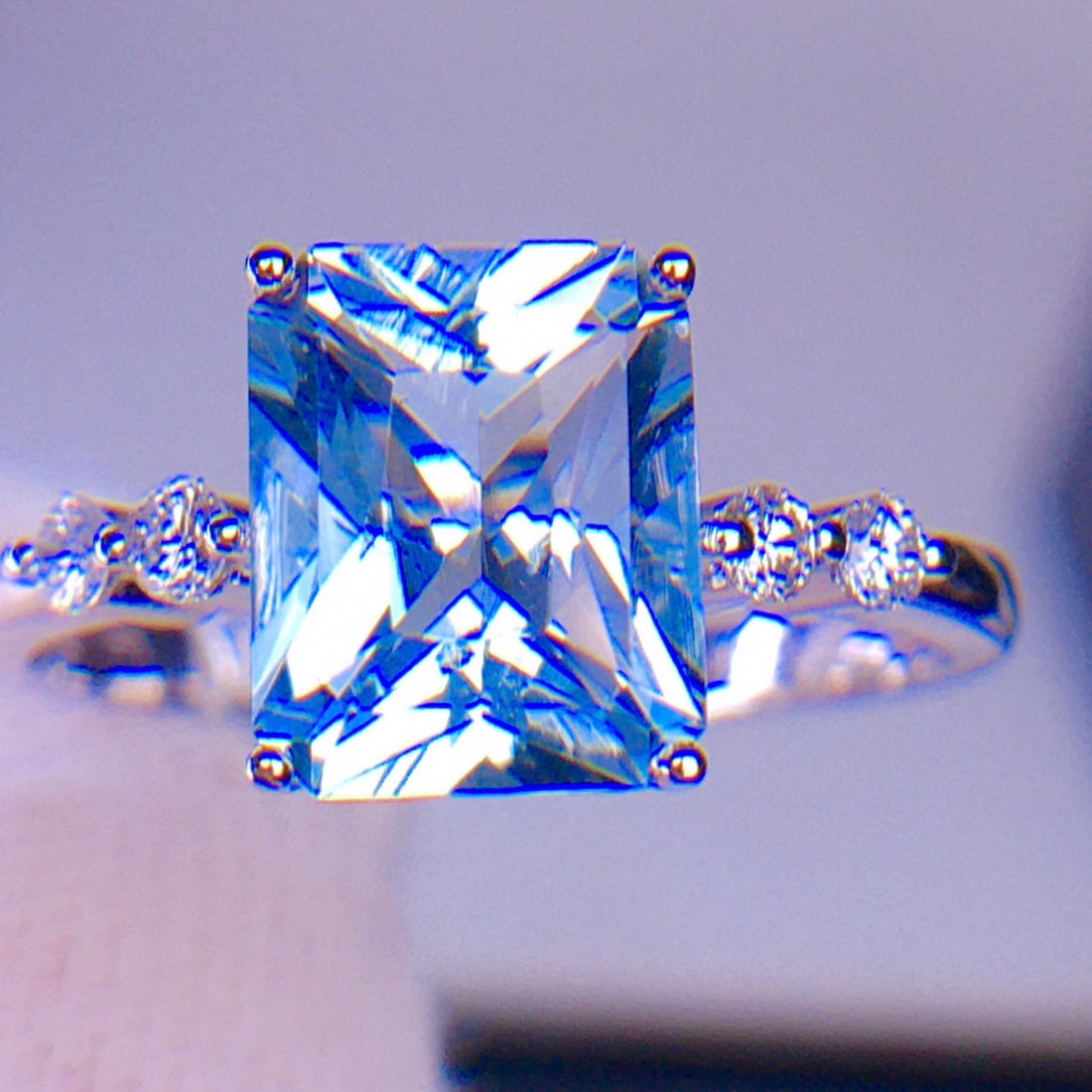 14k Gold 2.6 Ct Natural Aquamarine & Diamond Ring - 6