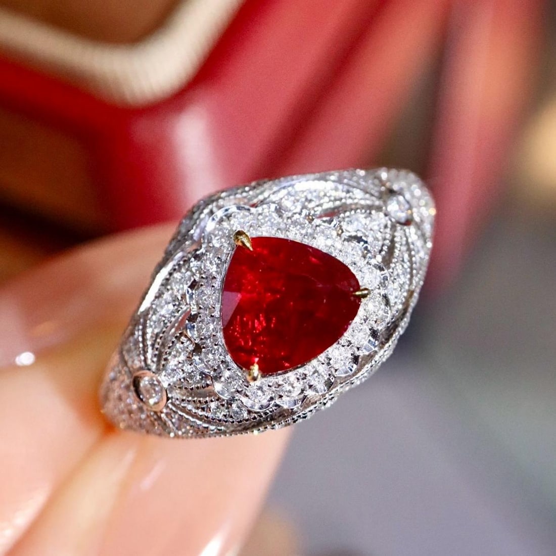 14k Gold 1.59 Ctw Natural Ruby & Diamond Ring: Ref:231157029 // gold content:14k gold // ring size:7. 25us // // main gemstone:ruby // shape:pear // carat weight:1. 08ct // color:red // treatment:natural // // adjacent gemstone 2 : diamond //