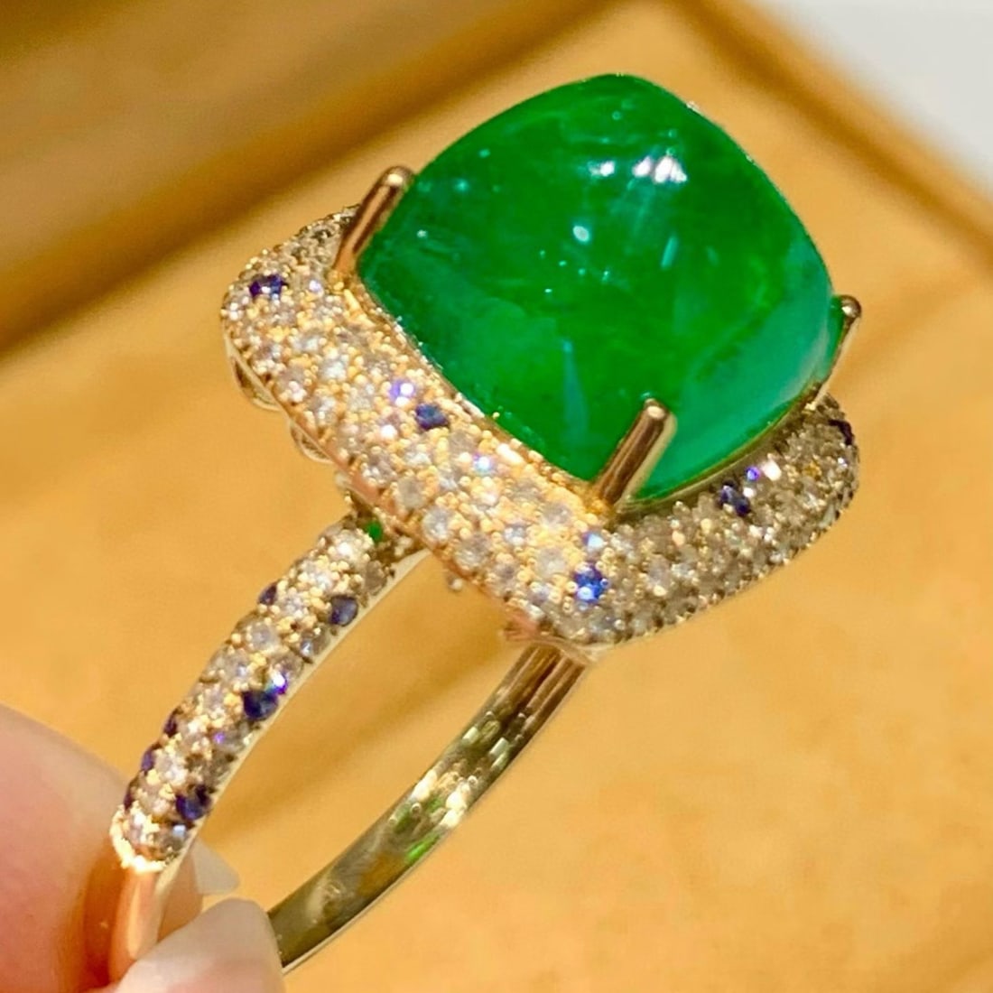 14k Gold 4.5 Ct Natural Emerald & Diamond Ring - 5