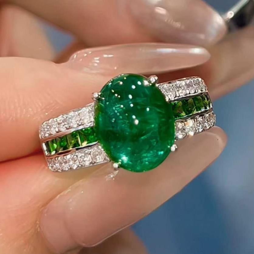 14k Gold 4.5 Ct Natural Emerald & Diamond Ring - 5
