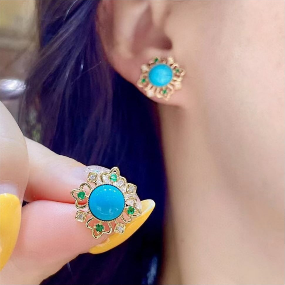 14k Gold 3.77 Ctw Natural Blue Turquoise & Emerald Earrings: Ref:231157152 // gold content:14k gold // main gemstone:blue turquoise // shape:oval // carat weight:3. 53ct // color:blue // treatment:natural // // adjacent gemstone 2 : emerald // shape:round //