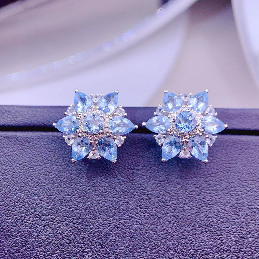 14k Gold 5.9 Ct Natural Aquamarine & Diamond Earrings: Ref:231157155 // gold content:14k gold // main gemstone:aquamarine // shape:multiple // carat weight:5. 9ct // color:blue // treatment:natural // // adjacent gemstone 2 : diamond // shape:round // cla