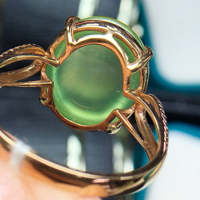 14k Gold 9.5 Ct Natural Prehnite & Diamond Ring - 5