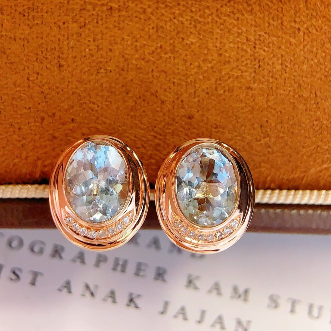14k Gold 2.4 Ct Natural Aquamarine & Diamond Earrings: Ref:231157159 // gold content:14k gold // main gemstone:aquamarine // shape:oval // carat weight:2. 4ct // color:blue // treatment:natural // // adjacent gemstone 2 : diamond // number of stones:16