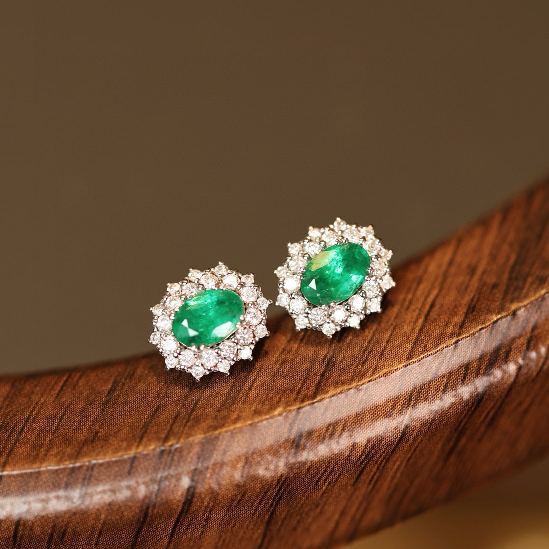 14k Gold 1.36 Ctw Natural Emerald & Diamond Earrings - 2