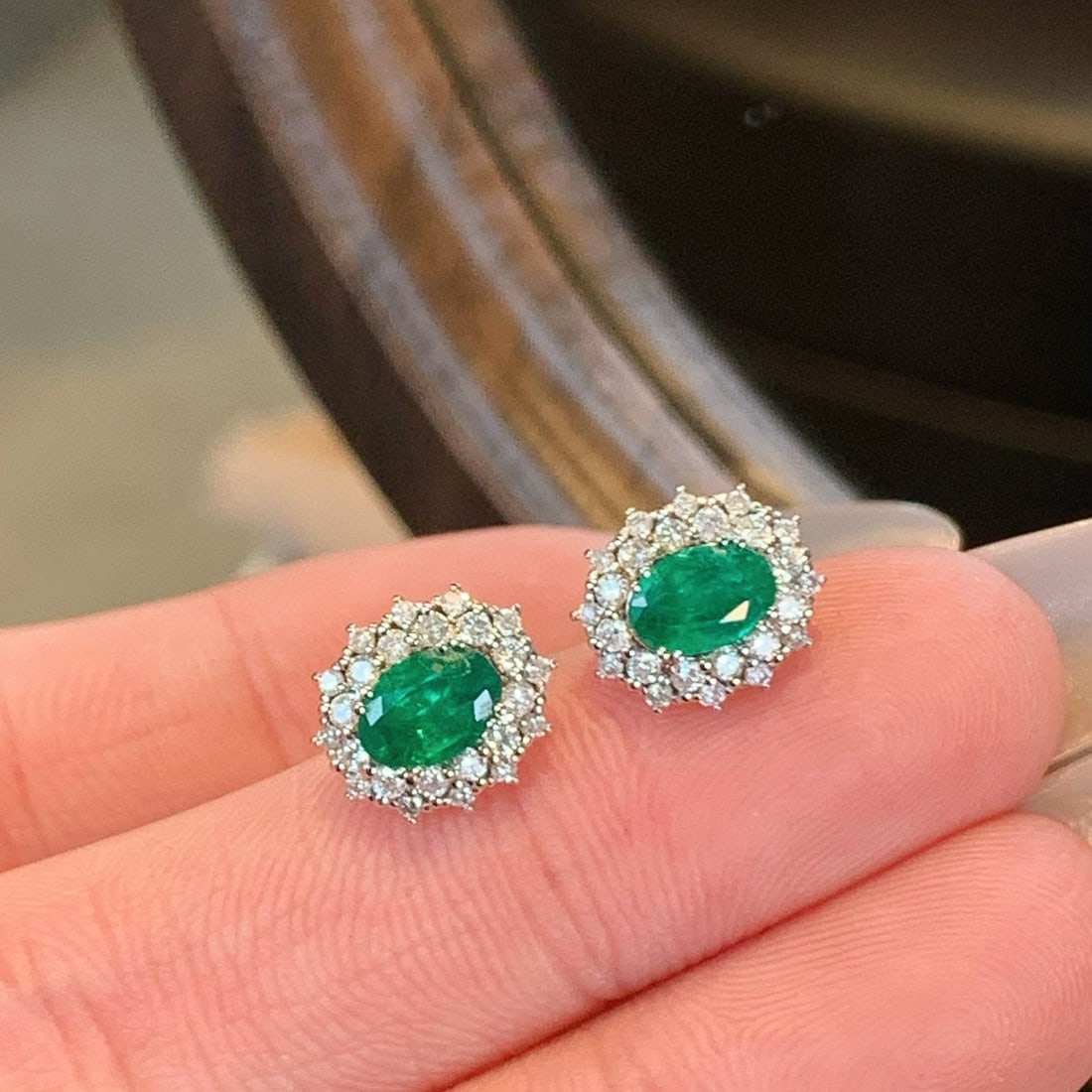 14k Gold 1.36 Ctw Natural Emerald & Diamond Earrings - 7