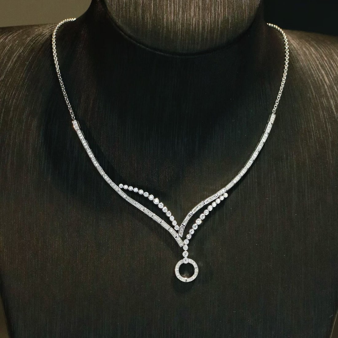14k Gold 0.90 Ct Natural H Diamond Necklace: Ref:231157187 // gold content:14k gold // main gemstone:diamond // shape:multiple // carat weight:0. 90ct // clarity grade:vs-si // color:h // treatment:natural // Condition: New Low Estimate: