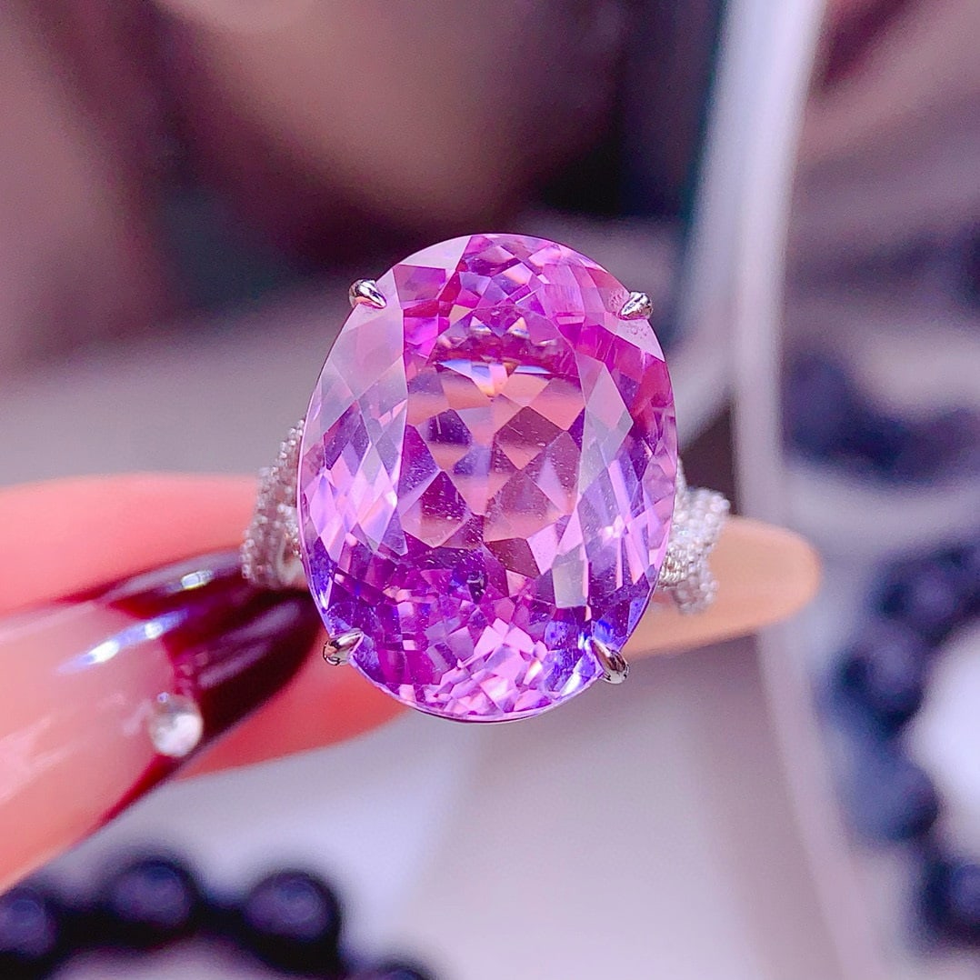 14k Gold 21.3 Ct Natural Kunzite & Diamond Ring: Ref:231157195 // gold content:14k gold // ring size:7. 25us // // main gemstone:kunzite // shape:oval // carat weight:21. 3ct // color:pinkish purple // treatment:natural // // adjacent gemstone 2 : d