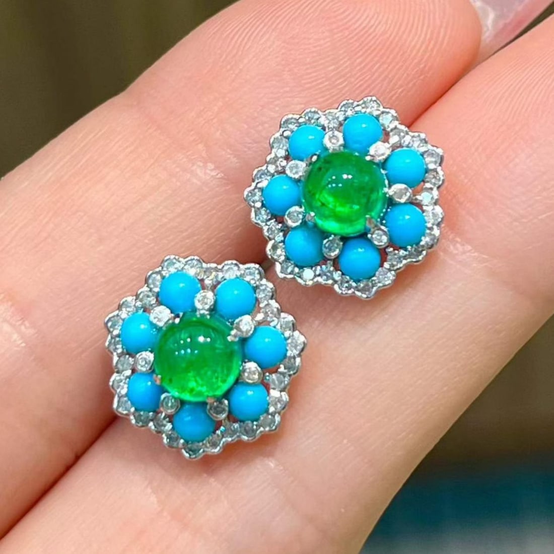 14k Gold 1.5 Ct Natural Emerald & Blue Turquoise & Diamond Earrings: Ref:231157202 // gold content:14k gold // main gemstone:emerald // shape:round // carat weight:1. 5ct // color:green // treatment:natural // cut grade:g // // adjacent gemstone 2 : blue turquoise //
