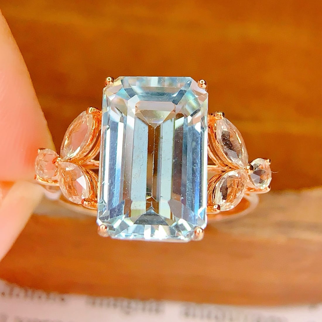 14k Gold 5.7 Ct Natural Aquamarine & Sapphire Ring: Ref:231157205 // gold content:14k gold // ring size:7. 25us // // main gemstone:aquamarine // shape:octagonal // carat weight:5. 7ct // color:blue // treatment:natural // // adjacent gemstone 2 : sapp