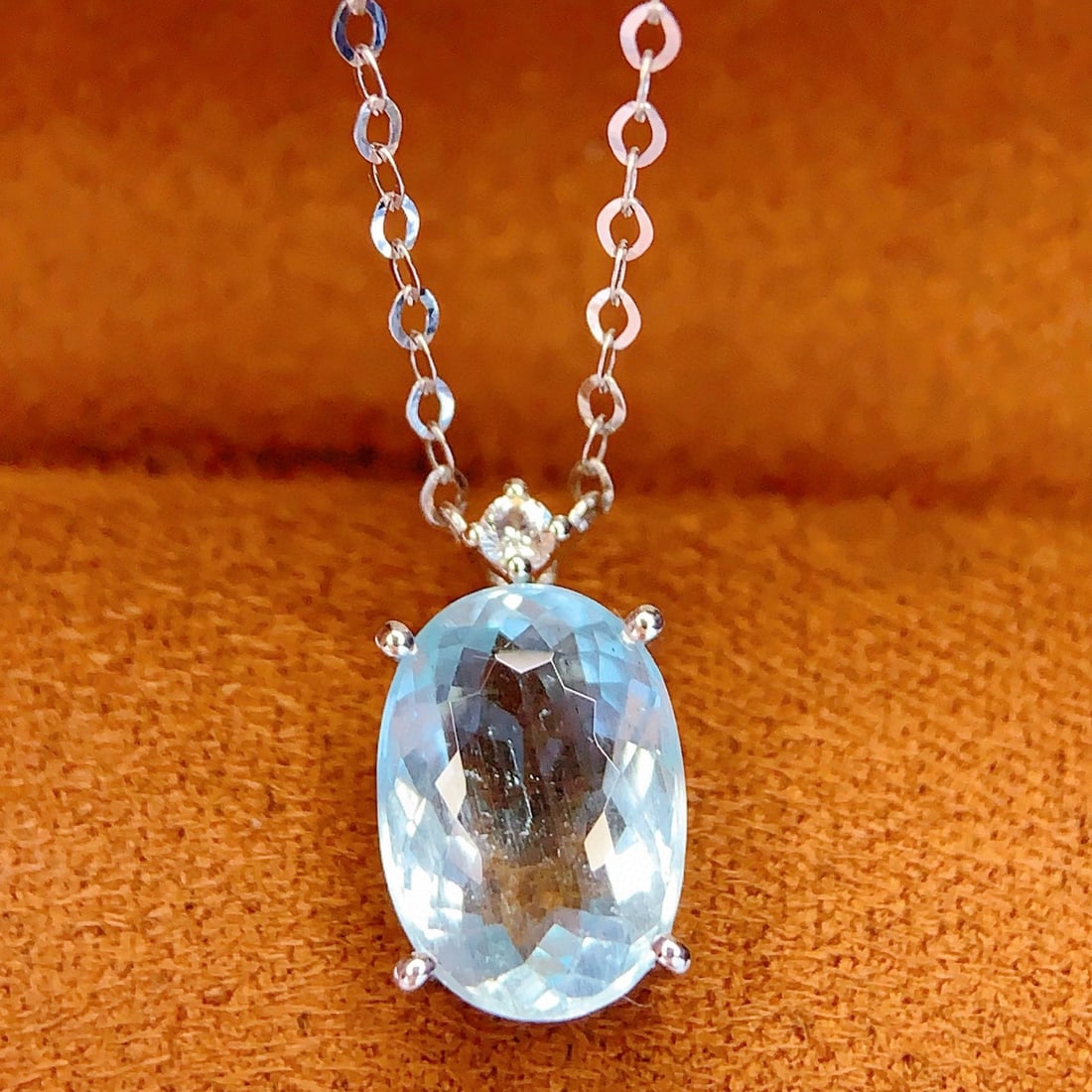 14k Gold 2.6 Ct Natural Aquamarine & Sapphire Necklace: Ref:231157207 // gold content:14k gold // main gemstone:aquamarine // shape:oval // carat weight:2. 6ct // color:blue // treatment:natural // // adjacent gemstone 2 : sapphire // number of stones:1