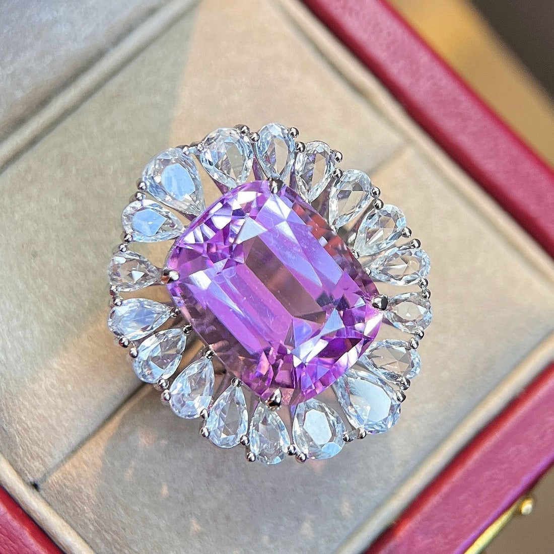 14k Gold 20.03 Ctw Natural Kunzite & Sapphire Ring - 4