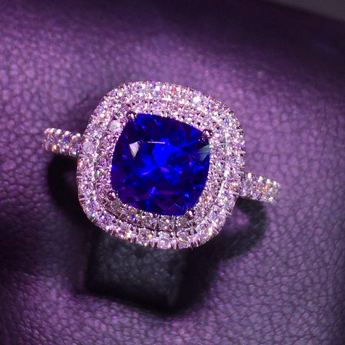 14k Gold 2.01 Ct Natural Tanzanite & Diamond Ring - 3