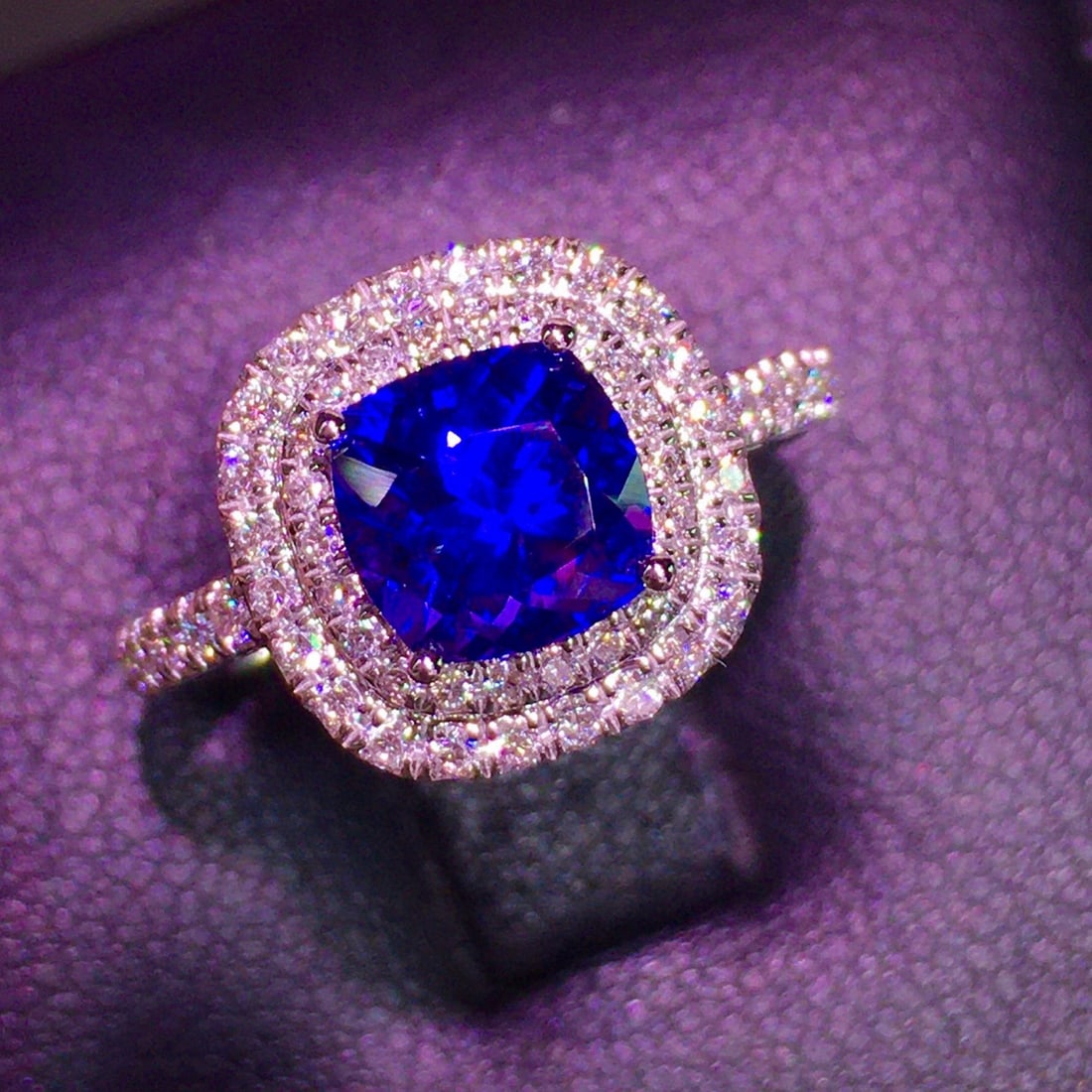 14k Gold 2.01 Ct Natural Tanzanite & Diamond Ring - 6