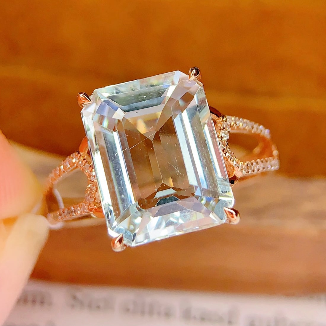 14k Gold 4.8 Ct Natural Aquamarine & Diamond Ring: Ref:231157254 // gold content:14k gold // ring size:7. 25us // // main gemstone:aquamarine // shape:octagonal // carat weight:4. 8ct // color:blue // treatment:natural // // adjacent gemstone 2 : diam