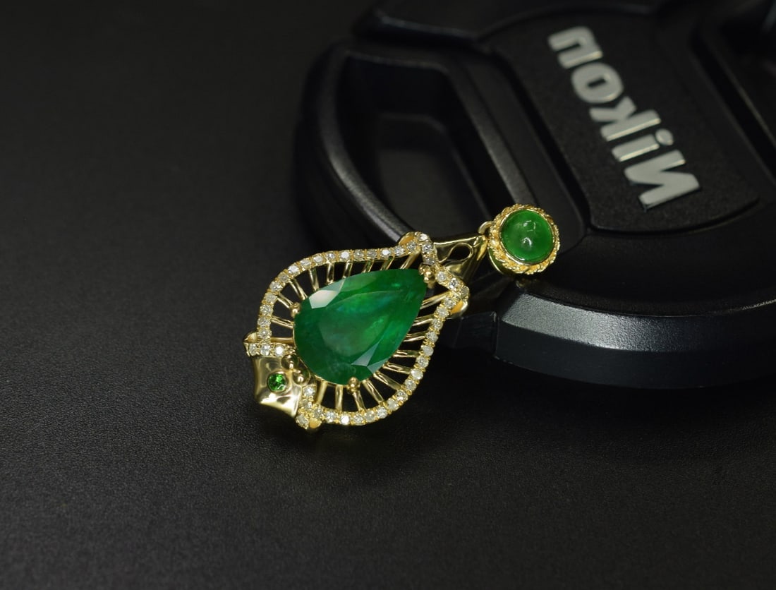 14k Gold 3.28 Ctw Natural Emerald & Tsavorite Pendant( Without Chain ) - 2