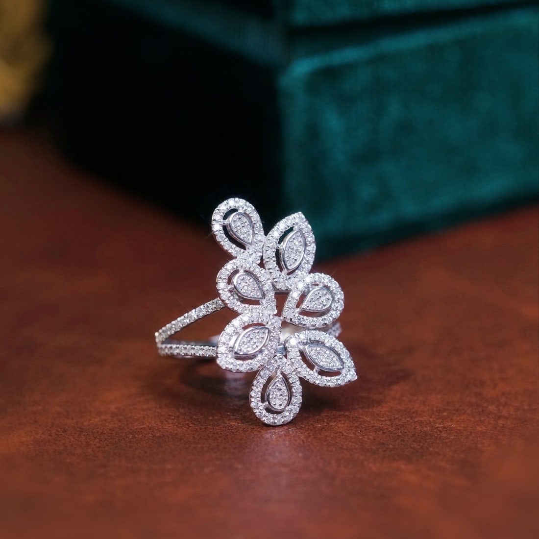 14k Gold 0.70 Ct Natural H Diamond Ring - 4