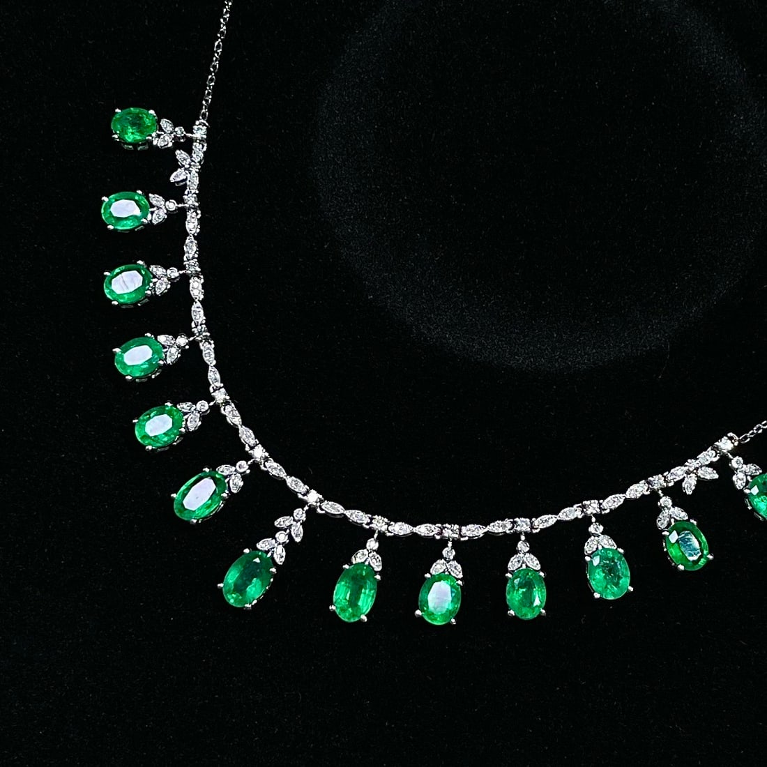 14k Gold 4.6 Ct Natural Emerald & Diamond Necklace - 3