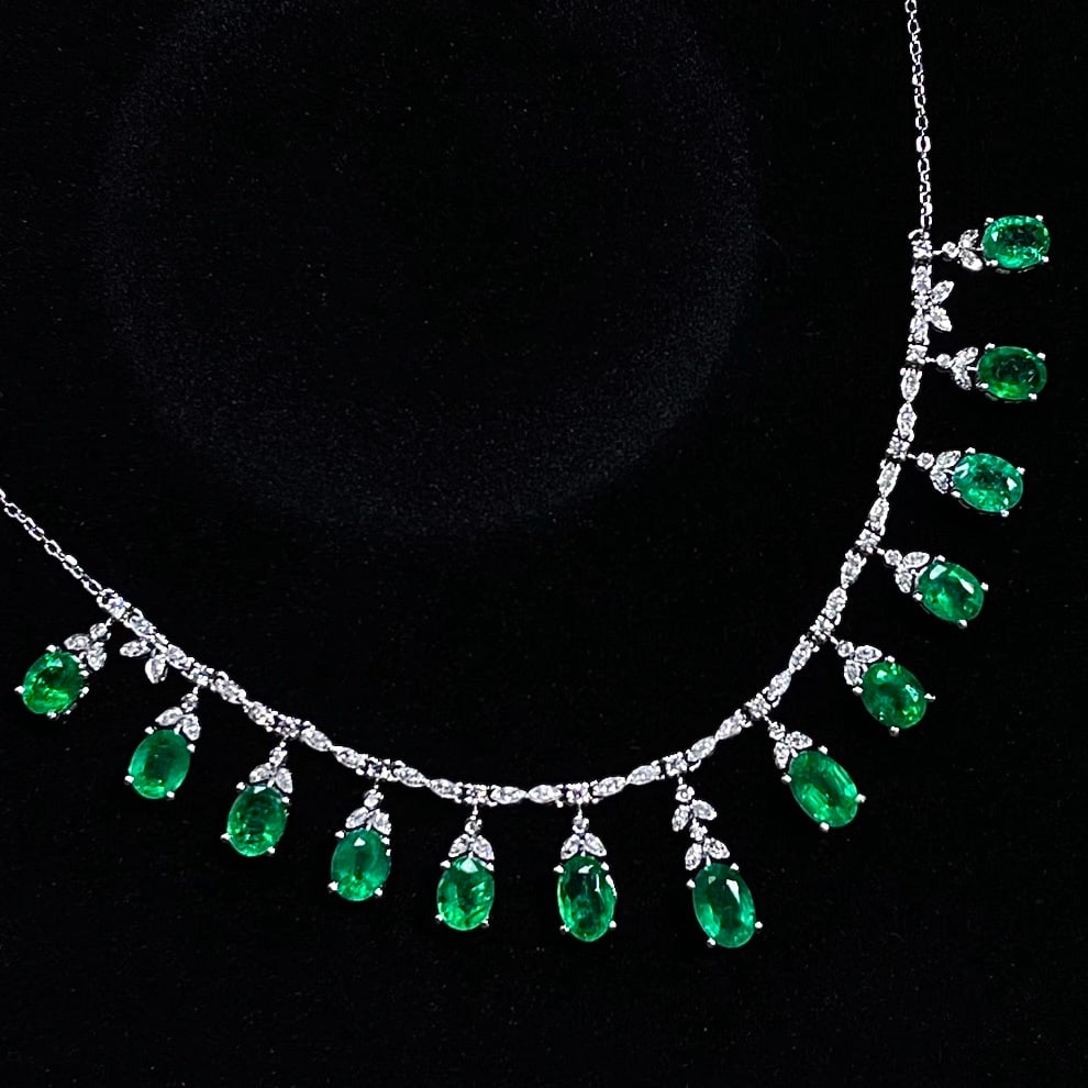 14k Gold 4.6 Ct Natural Emerald & Diamond Necklace - 4
