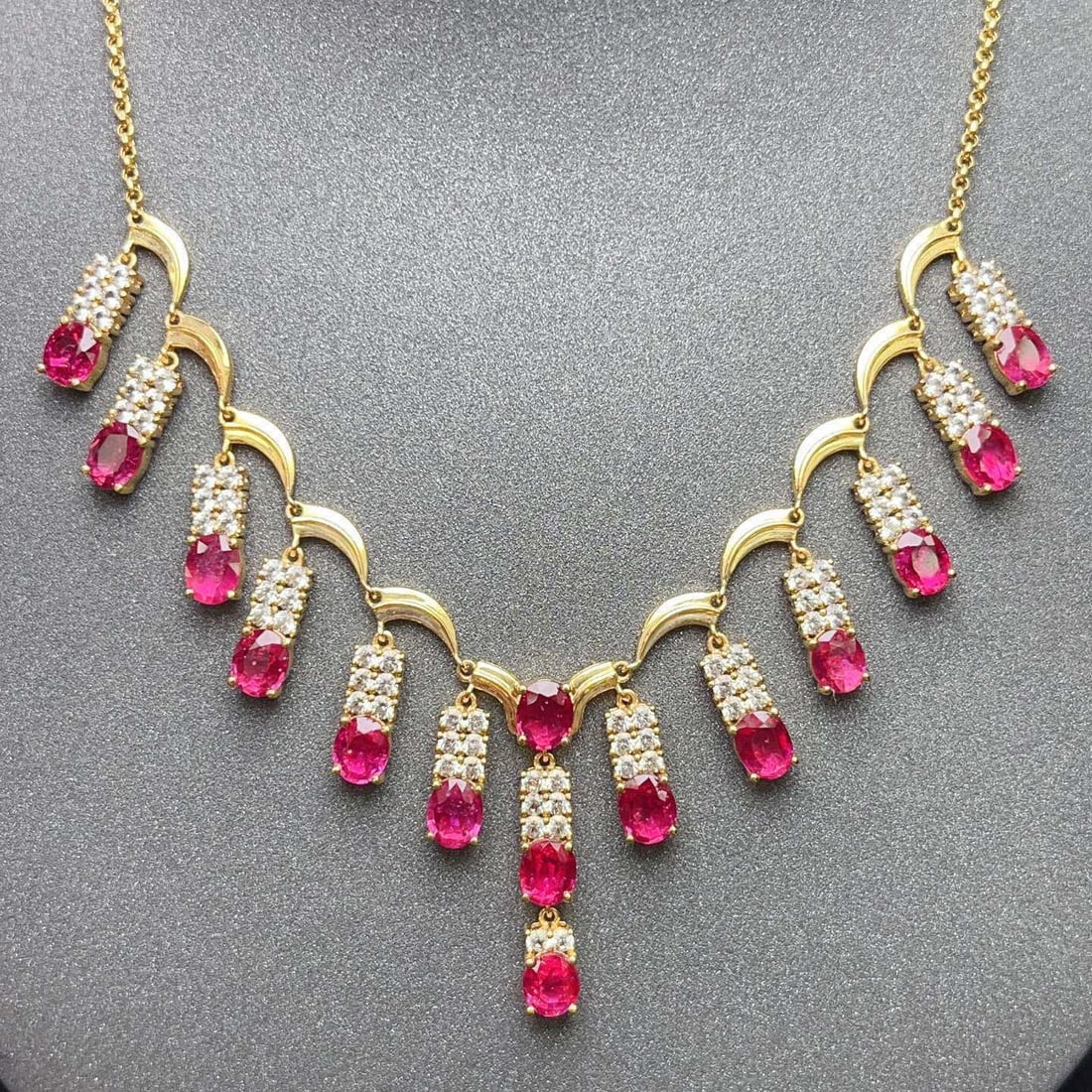 14k Gold 6.35 Ct Natural Ruby & Sapphire Necklace: Ref:231158068 // gold content:14k gold // main gemstone:ruby // shape:oval // carat weight:6. 35ct // color:red // treatment:natural // // adjacent gemstone 2 : sapphire // number of stones:80 // shap