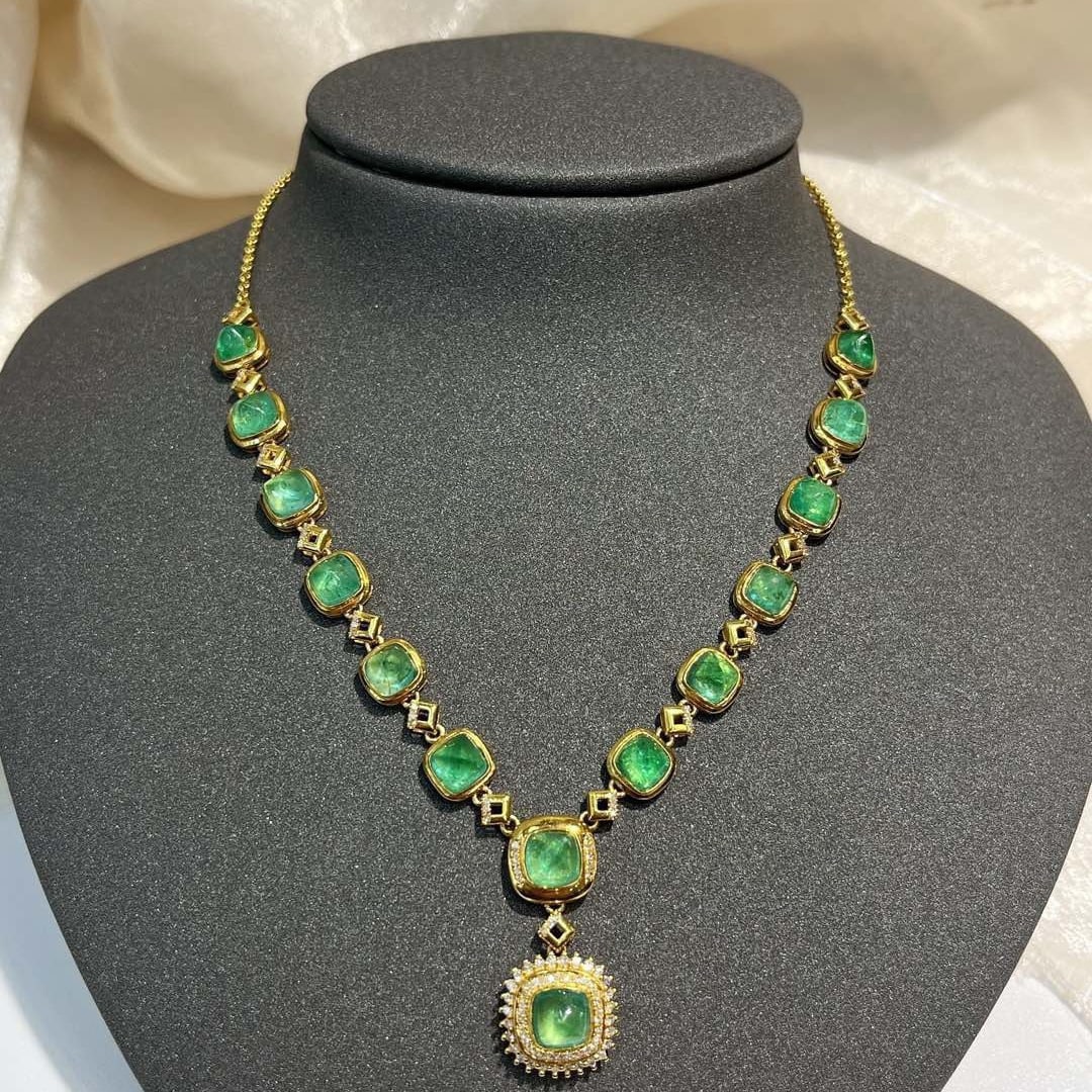14k Gold 10.36 Ct Natural Emerald & Diamond Necklace: Ref:231158071 // gold content:14k gold // main gemstone:emerald // shape:sugar-loaf // carat weight:10. 36ct // color:green // treatment:natural // // adjacent gemstone 2 : diamond // number of stones