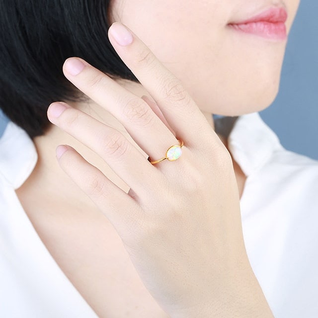 14k Gold 0.7 Ct Natural Opal Ring - 5
