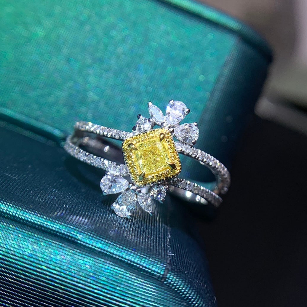 14k Gold 0.78 Ctw Natural Yellow Diamond & Diamond Ring - 5