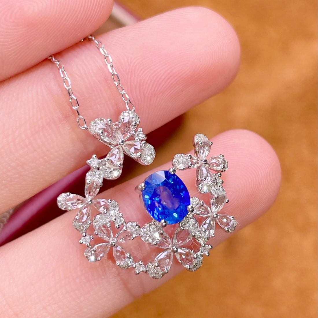 14k Gold 1.1 Ct Natural Sapphire & Diamond Necklace: Ref:231158154 // gold content:14k gold // main gemstone:sapphire // shape:oval // carat weight:1. 1ct // color:blue // treatment:natural // // adjacent gemstone 2 : diamond // number of stones:62 // s