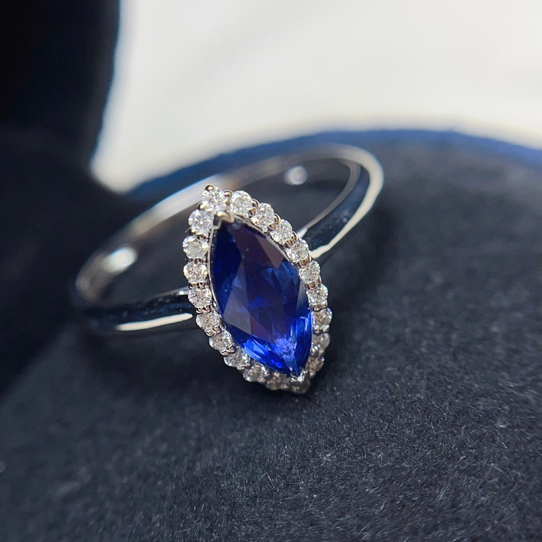 14k Gold 1.10 Ct Natural Sapphire & Diamond Ring - 4
