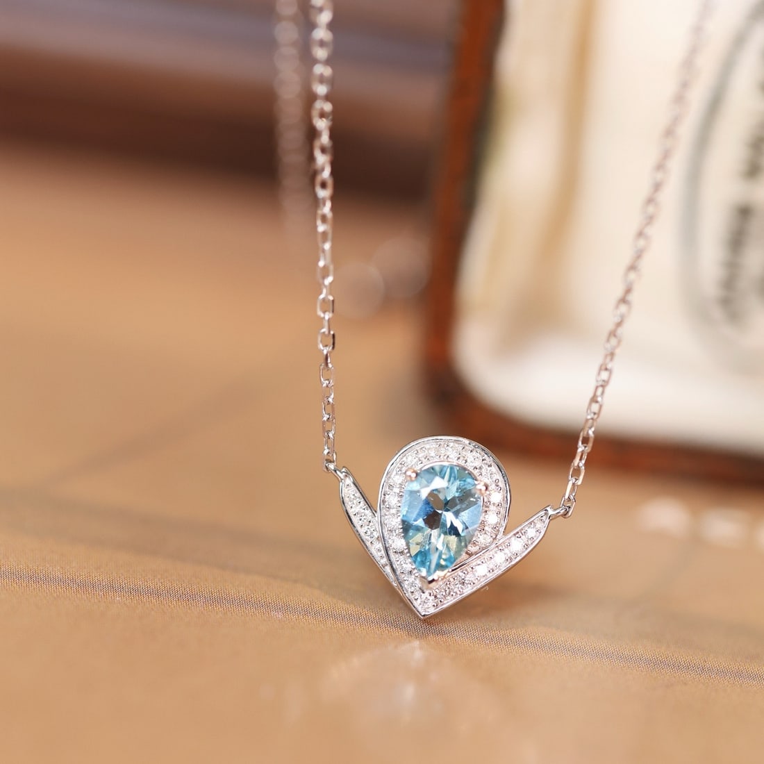 14k Gold 0.52 Ctw Natural Aquamarine & Diamond Necklace - 2