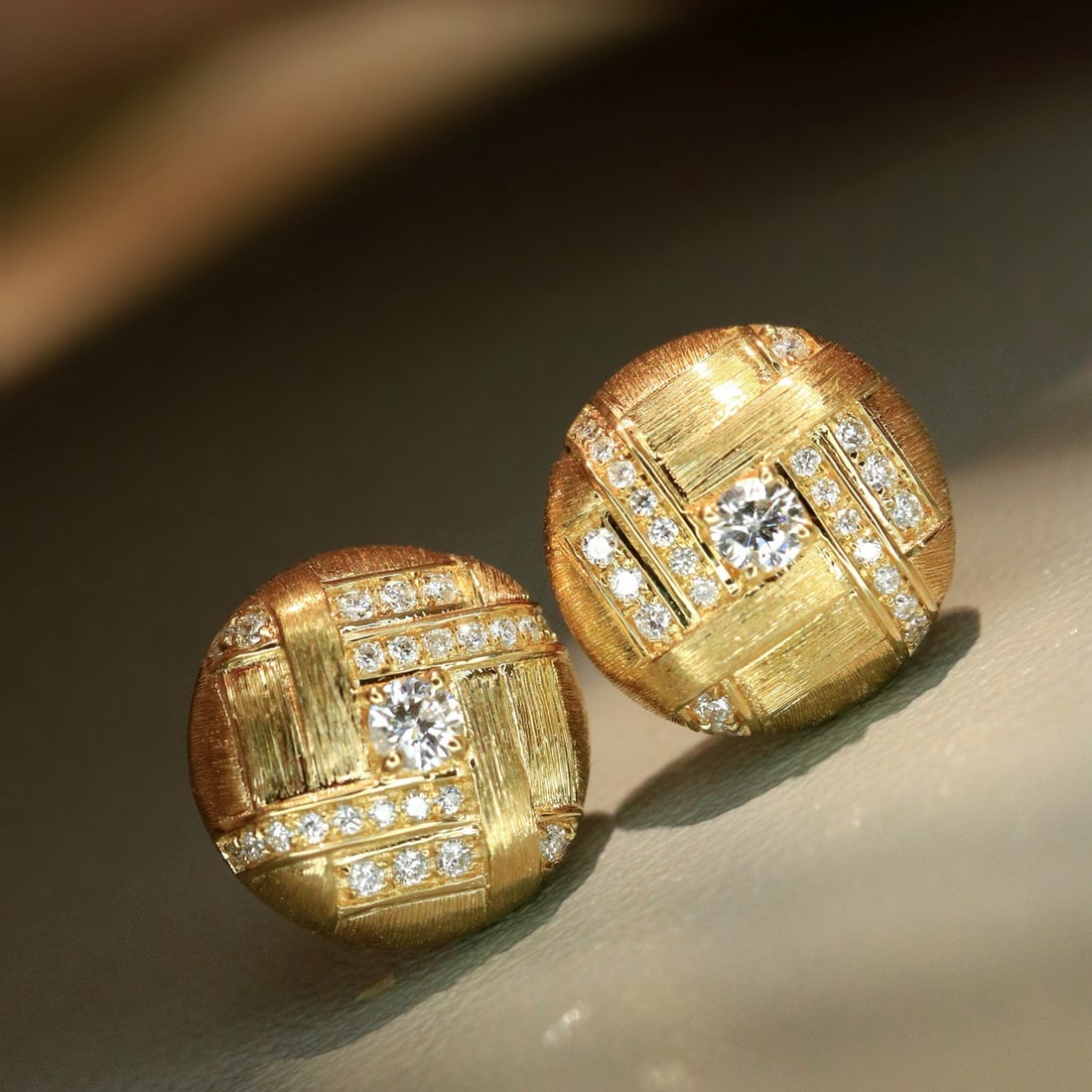 14k Gold 0.26 Ct Natural H Diamond Earrings: Ref:231158158 // gold content:14k gold // main gemstone:diamond // shape:round // carat weight:0. 26ct // clarity grade:vs-si // color:h // treatment:natural // cut grade:g // Condition: New Low