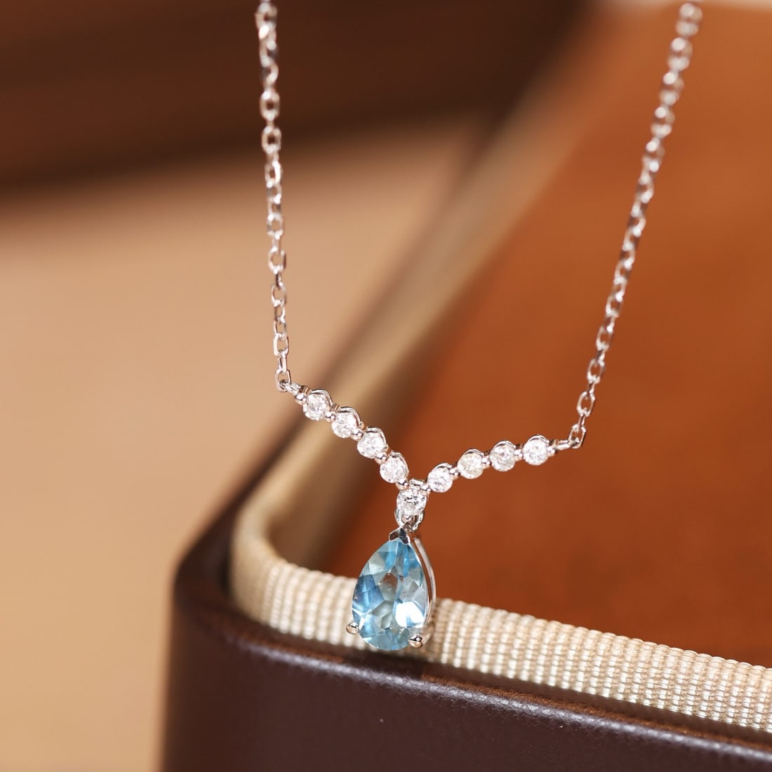 14k Gold 0.67 Ctw Natural Aquamarine & Diamond Necklace - 2