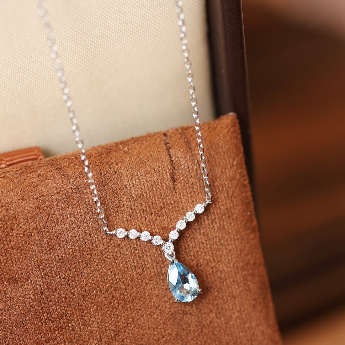 14k Gold 0.67 Ctw Natural Aquamarine & Diamond Necklace - 3