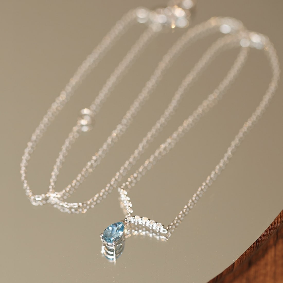 14k Gold 0.67 Ctw Natural Aquamarine & Diamond Necklace - 5