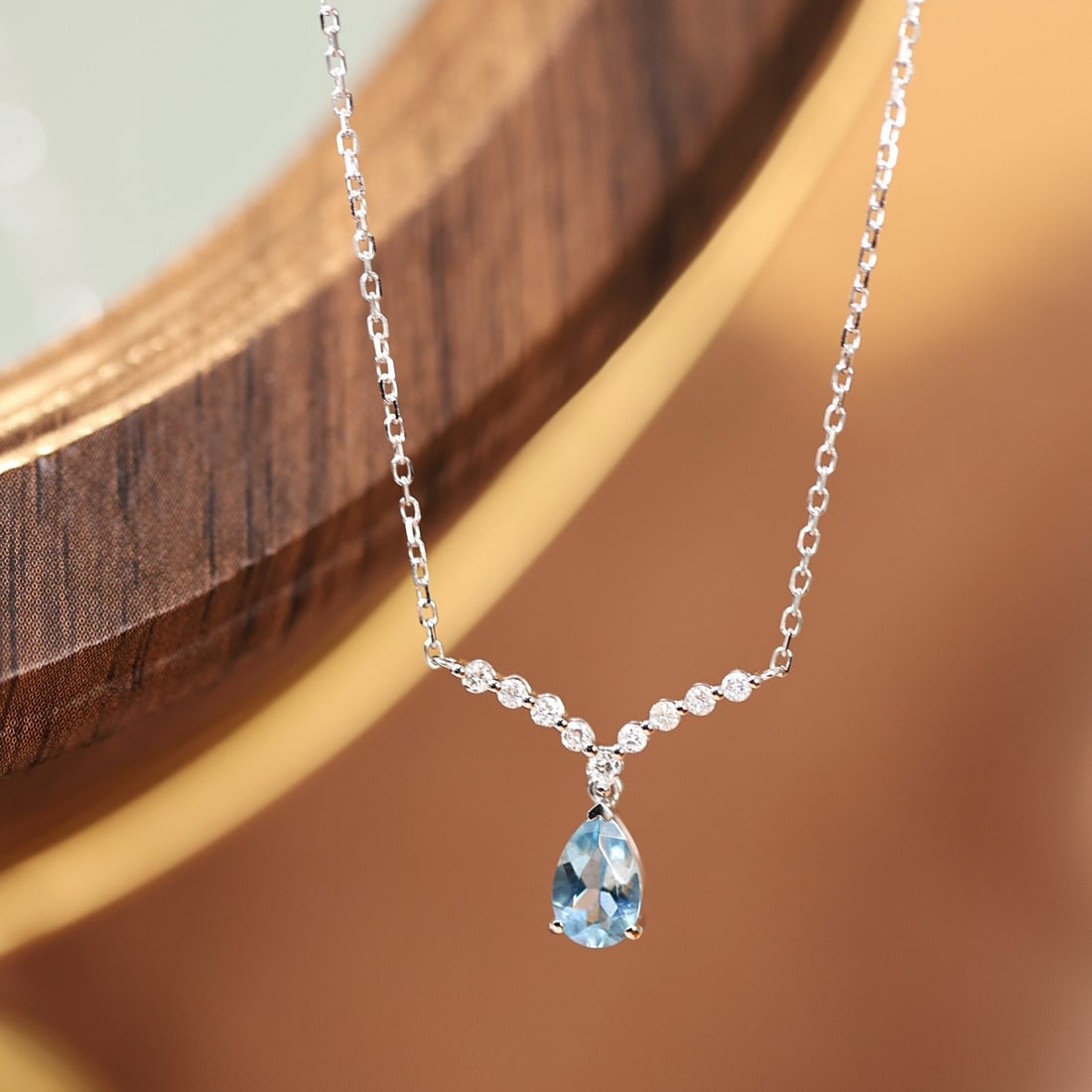 14k Gold 0.67 Ctw Natural Aquamarine & Diamond Necklace - 6