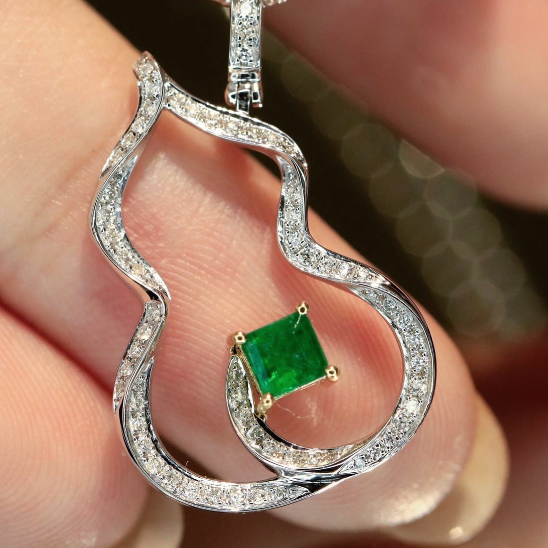 14k Gold 0.37 Ctw Natural Emerald & Diamond Pendant( Without Chain ) - 4