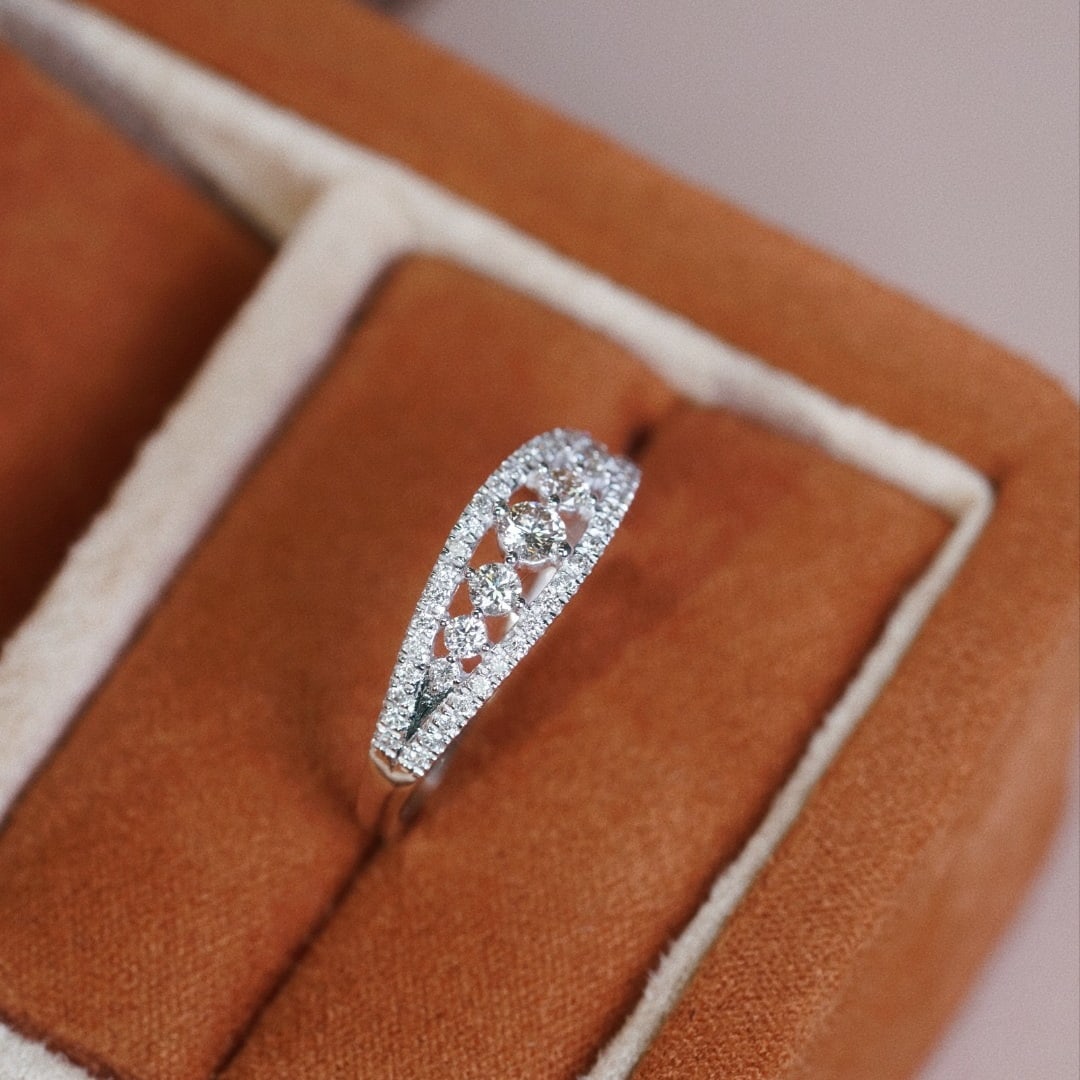 14k Gold 0.60 Ct Natural H Diamond Ring: Ref:231158196 // gold content:14k gold // ring size:7. 25us // // main gemstone:diamond // shape:round // carat weight:0. 60ct // clarity grade:vs-si // color:h // treatment:natural // cut grade:g // 