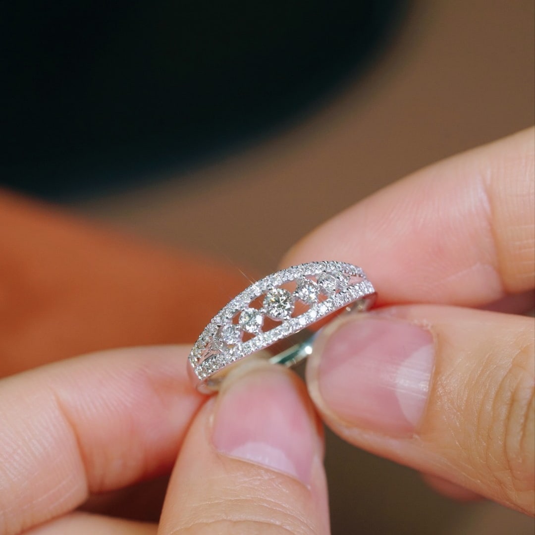 14k Gold 0.60 Ct Natural H Diamond Ring - 7