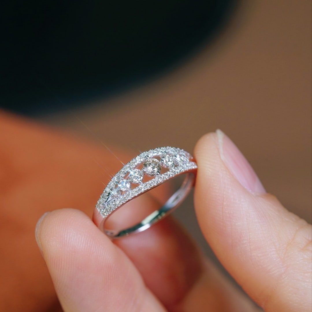 14k Gold 0.60 Ct Natural H Diamond Ring - 8