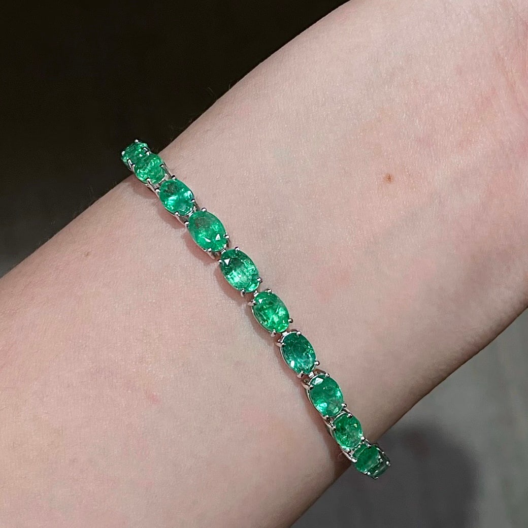14k Gold 11.2 Ct Natural Emerald Bracelet - 4