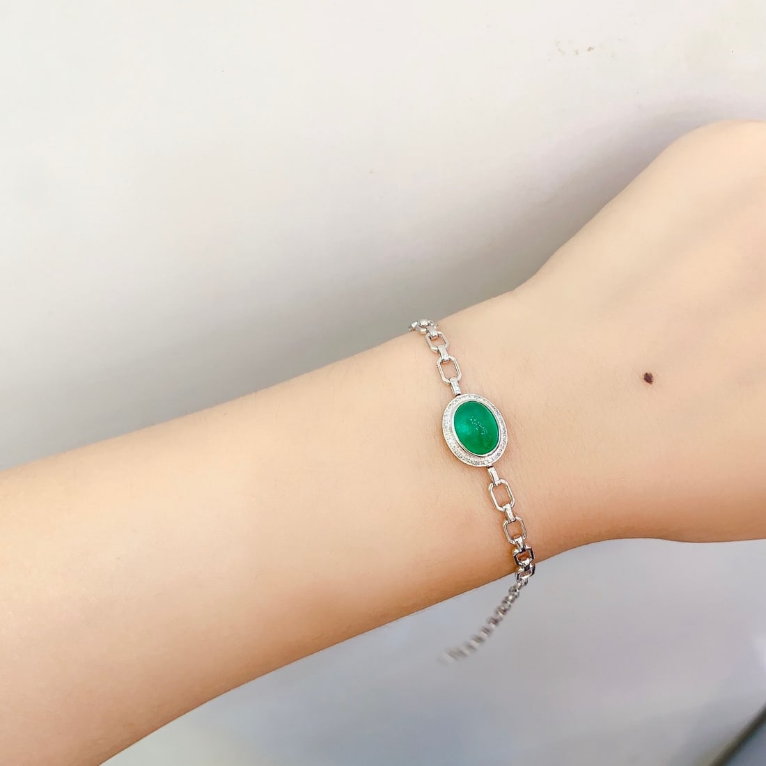 14k Gold 2.5 Ct Natural Emerald & Diamond Bracelet - 5