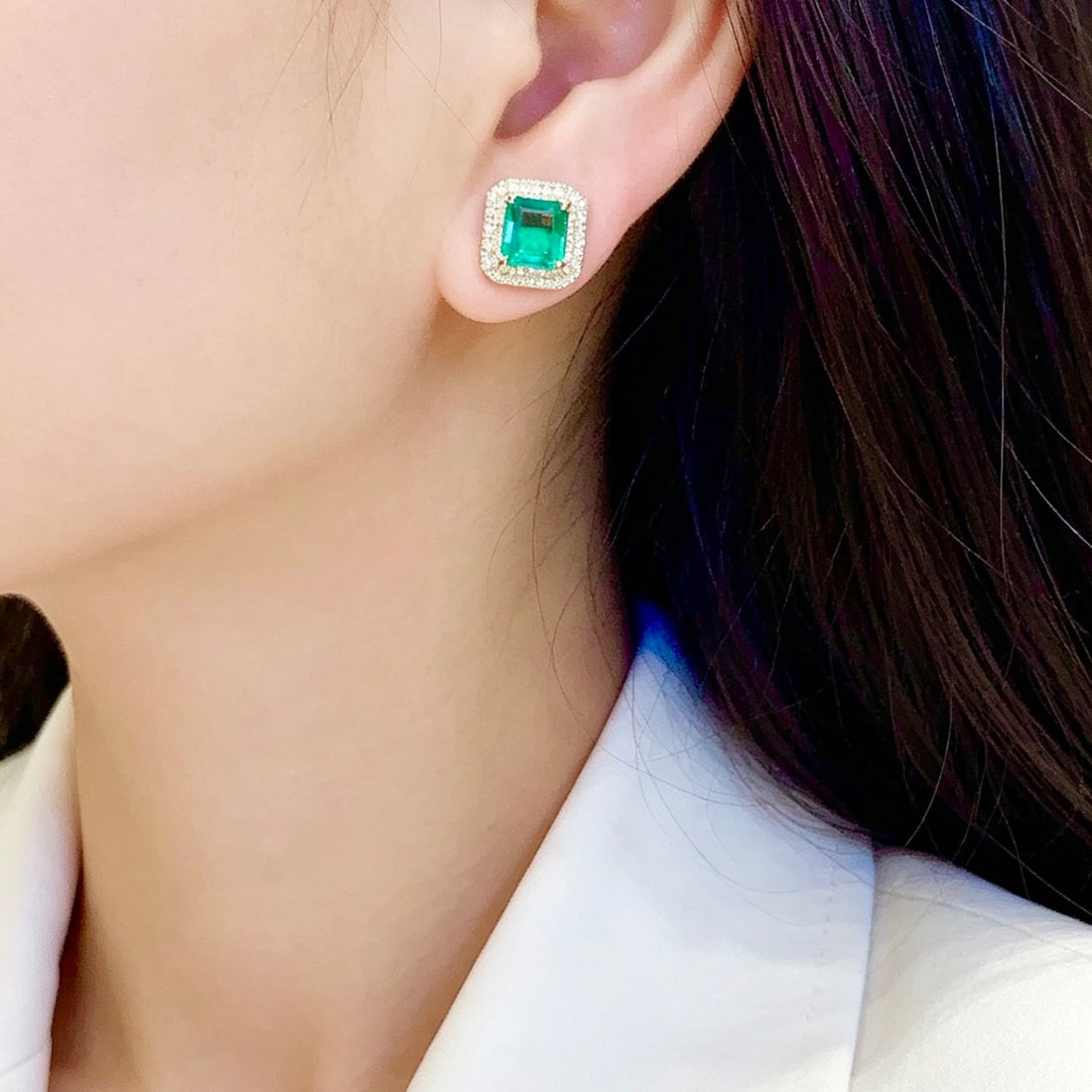 14k Gold 2.2 Ct Natural Emerald & Diamond Earrings - 4