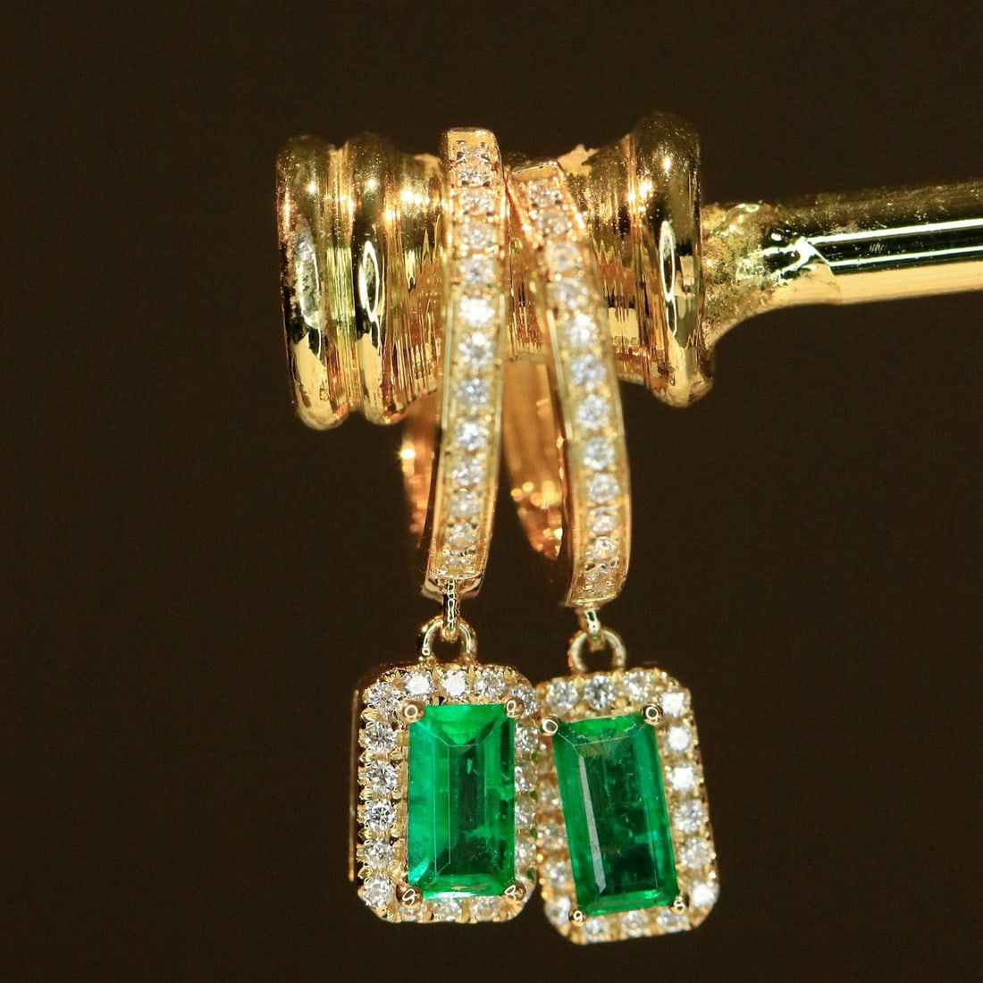 14k Gold 0.62 Ctw Natural Emerald & Diamond Earrings - 4
