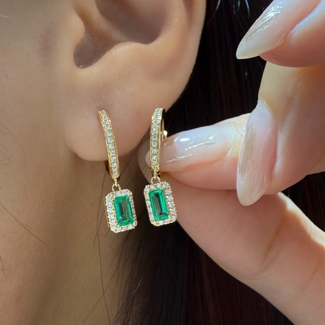 14k Gold 0.62 Ctw Natural Emerald & Diamond Earrings - 5