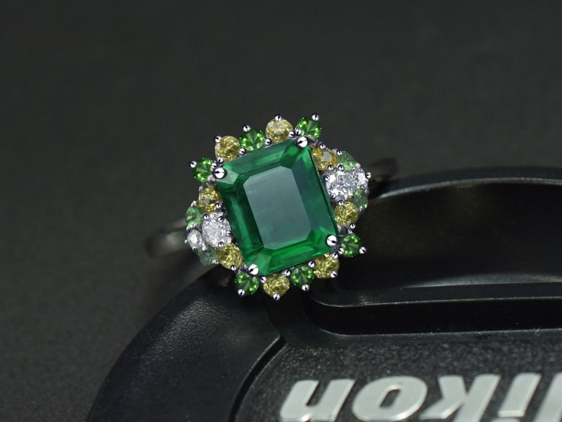 14k Gold 2.73 Ctw Natural Emerald & Diamond Ring - 2