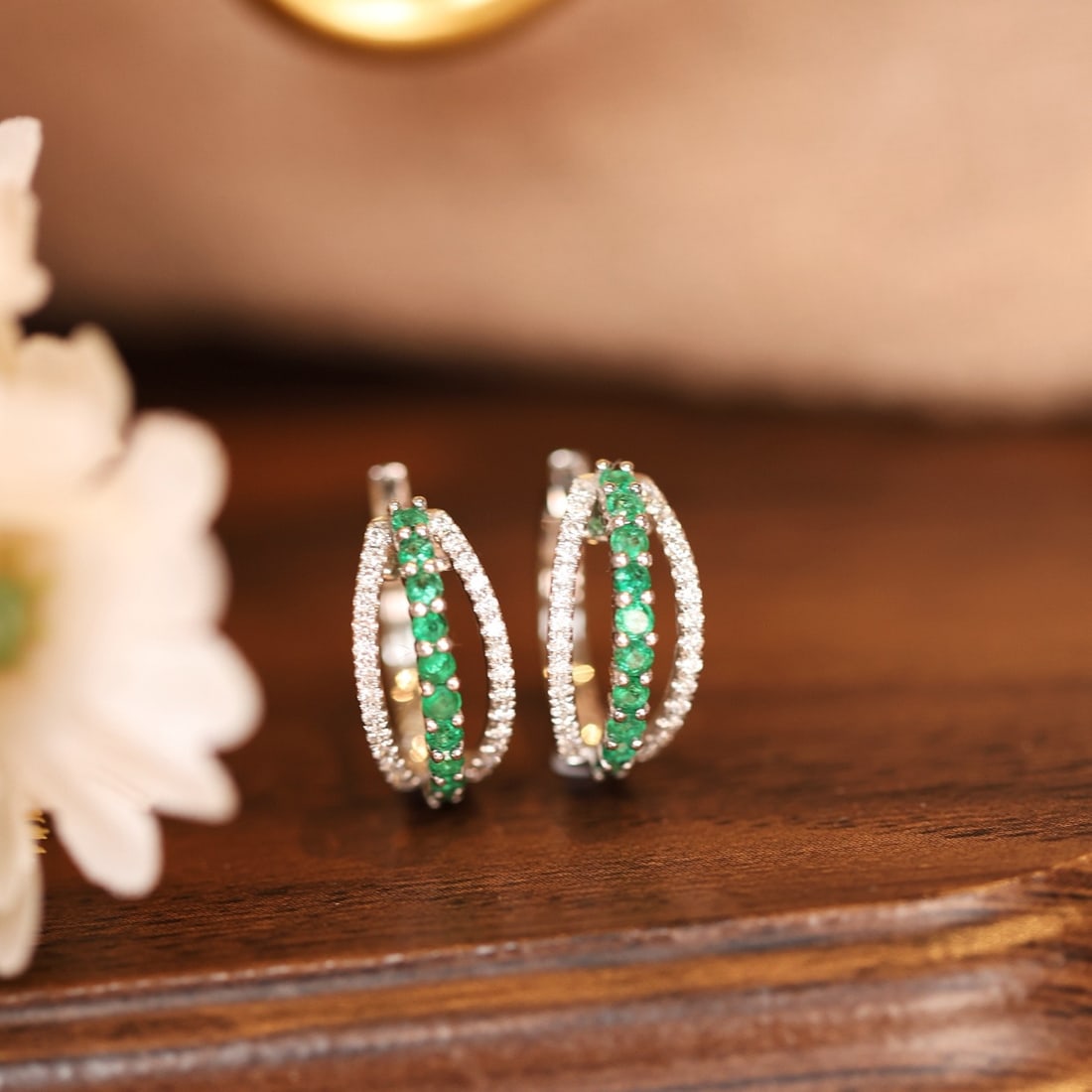 14k Gold 0.54 Ctw Natural Emerald & Diamond Earrings - 3