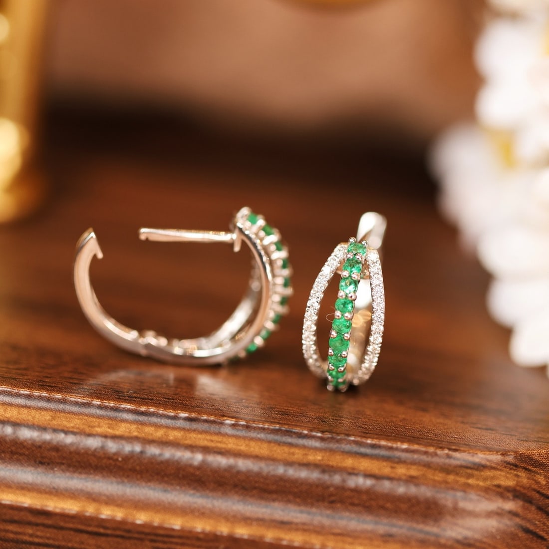 14k Gold 0.54 Ctw Natural Emerald & Diamond Earrings - 4
