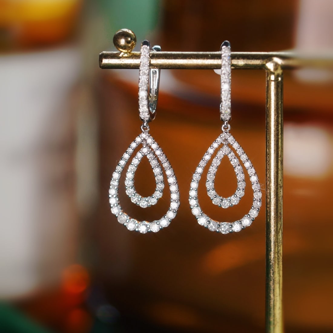 14k Gold 1.28 Ct Natural H Diamond Earrings: Ref:231158217 // gold content:14k gold // main gemstone:diamond // shape:round // carat weight:1. 28ct // clarity grade:vs-si // color:h // treatment:natural // cut grade:g // Condition: New Low