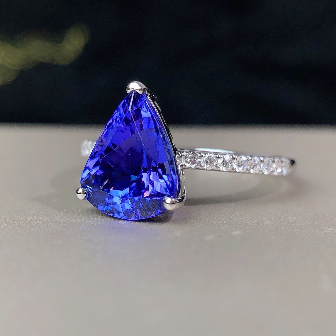 14k Gold 2.97 Ctw Natural Tanzanite & Diamond Ring - 2